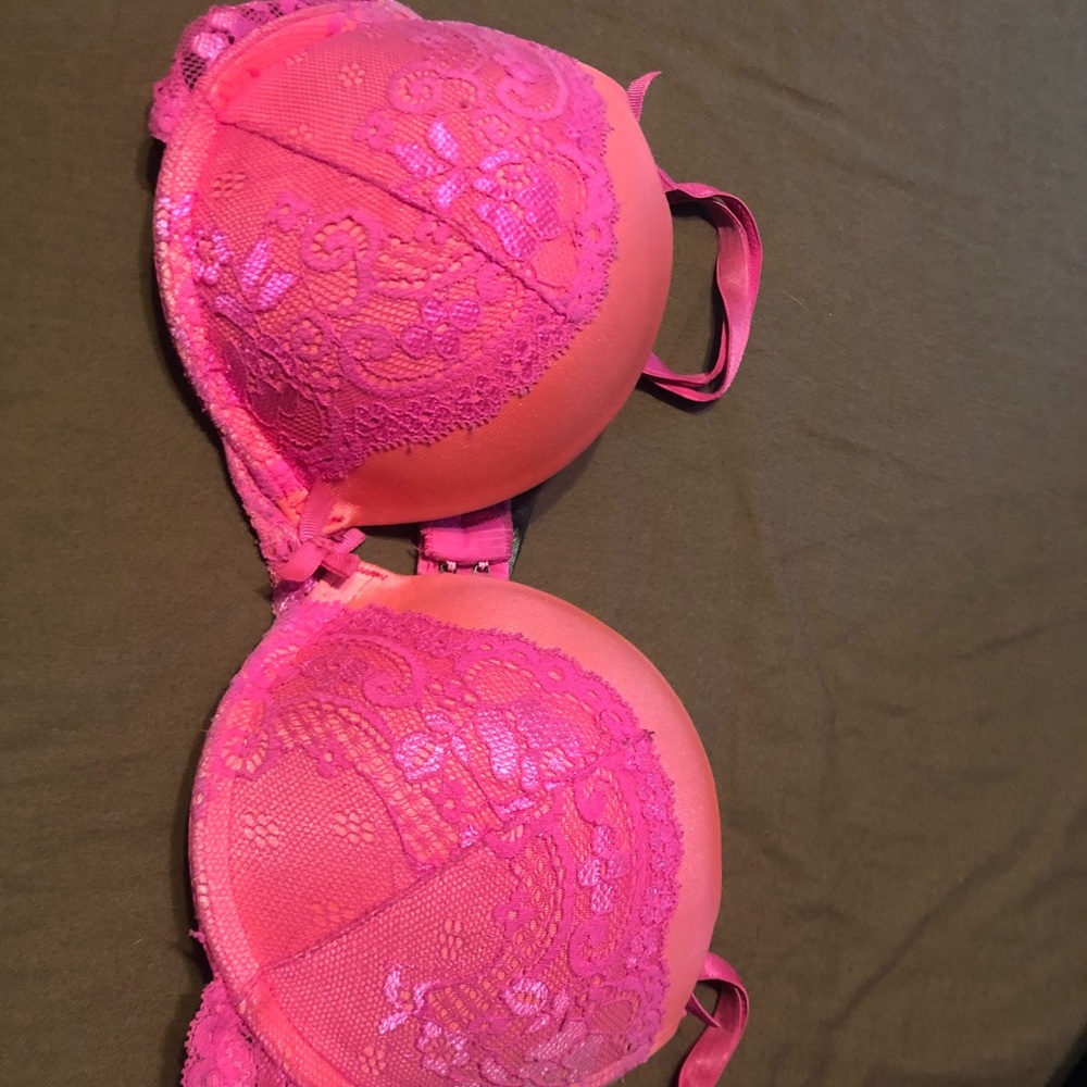 Bomb sell bra 34B